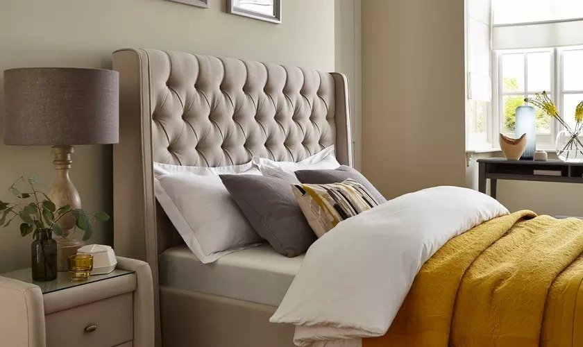 Deacon-oatmeal_main-shot_bedroom